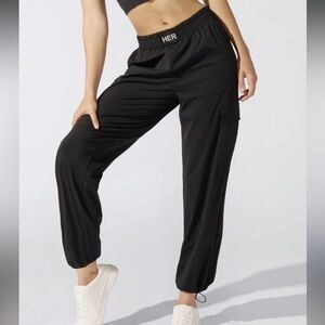 Heroine Sport HER Black Pants with cinch legs Jennifer Jacobs Collection Size L